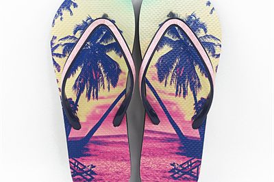 23 girl beach flip flop (1)
