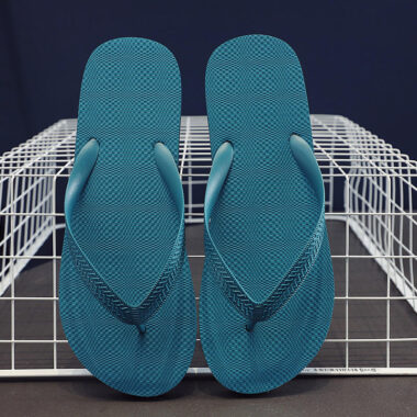 Wholesale new summer non-slip men’s flip flops with durable sole