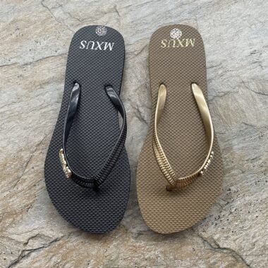 High-quality stylish outdoor women’s flip flops with durable soles