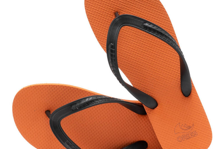 Custom lightweight summer beach flip flops for men and women