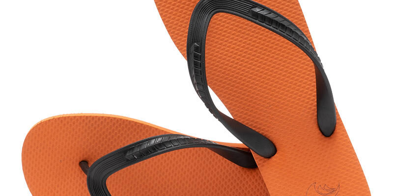 Custom lightweight summer beach flip flops for men and women