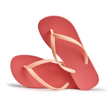 Custom lightweight summer beach flip flops for men and women