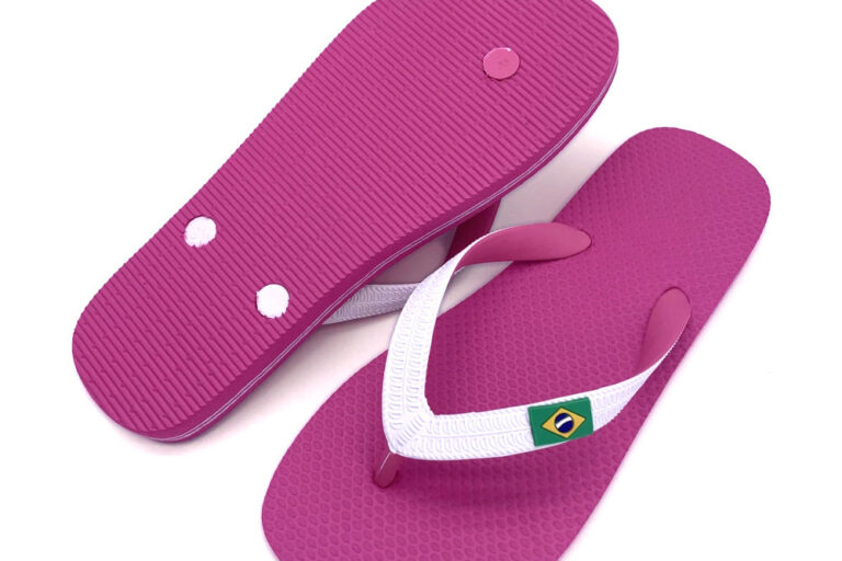 Wholesale custom casual unisex flip flops in various colors and designs