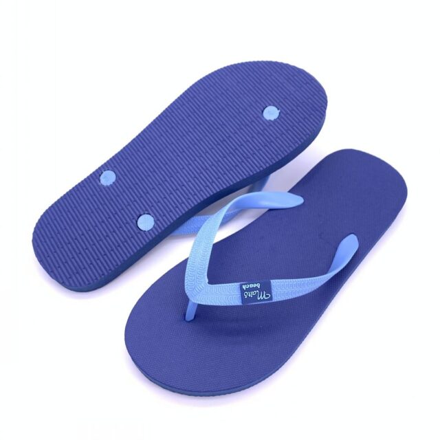 Wholesale custom casual unisex flip flops in various colors and designs
