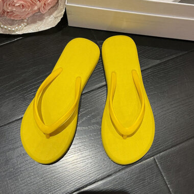 Custom outdoor men and women flip flops for wholesale and bulk orders