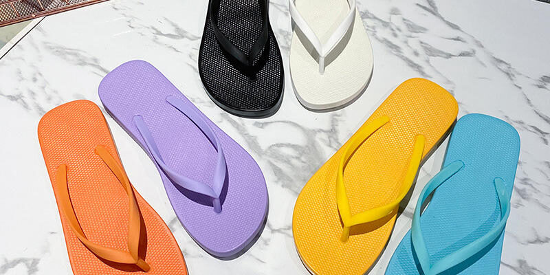 Custom outdoor men and women flip flops for wholesale and bulk orders