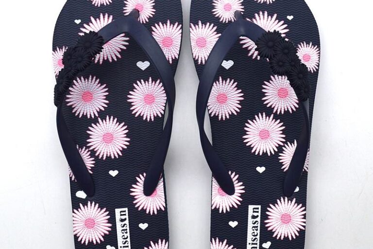 Custom new design women’s flip flops with stylish straps and sole