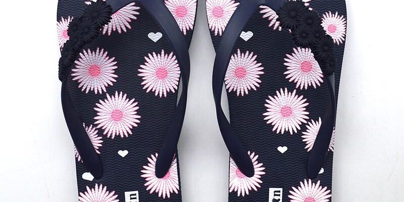 Custom new design women’s flip flops with stylish straps and sole