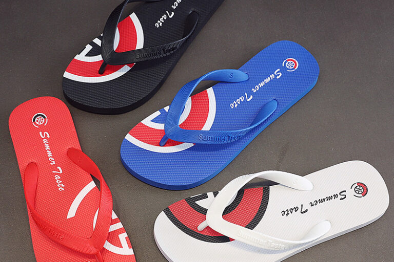 Summer new style soft sole non-slip men’s flip flops in casual setting