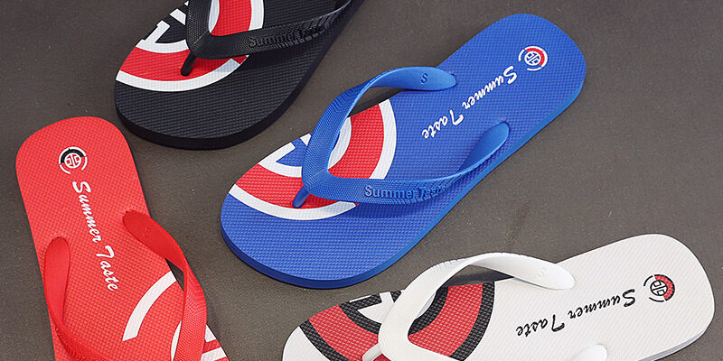 Summer new style soft sole non-slip men’s flip flops in casual setting