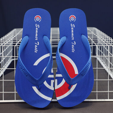 Summer new style soft sole non-slip men’s flip flops in casual setting