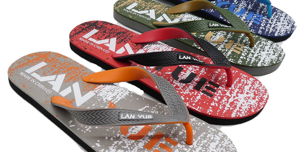 Summer trendy men’s flip flops for indoor and outdoor use