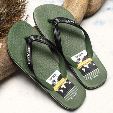 Summer flat unisex flip flops with stylish design and durable sole