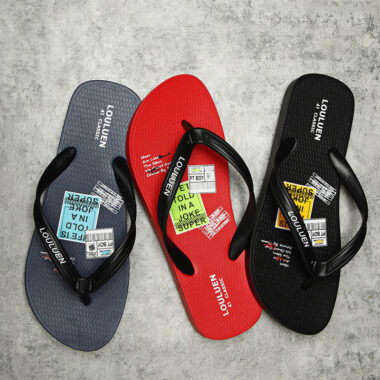 Summer flat unisex flip flops with stylish design and durable sole