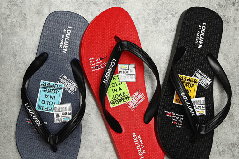 Summer flat unisex flip flops with stylish design and durable sole