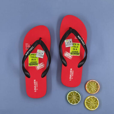Summer flat unisex flip flops with stylish design and durable sole