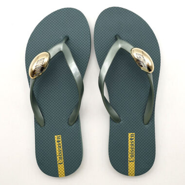 Wholesale women’s flip flops with metal buckle and non-slip sole