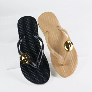 Wholesale women’s flip flops with metal buckle and non-slip sole
